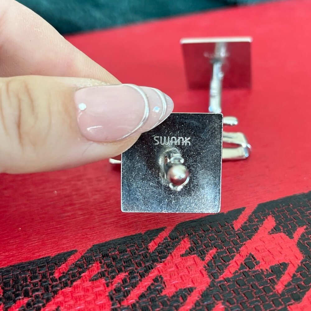 3/$30 🌟 Swank Silver Tone Lion Head Cufflinks & Tie Clip Set - Picture 5 of 6